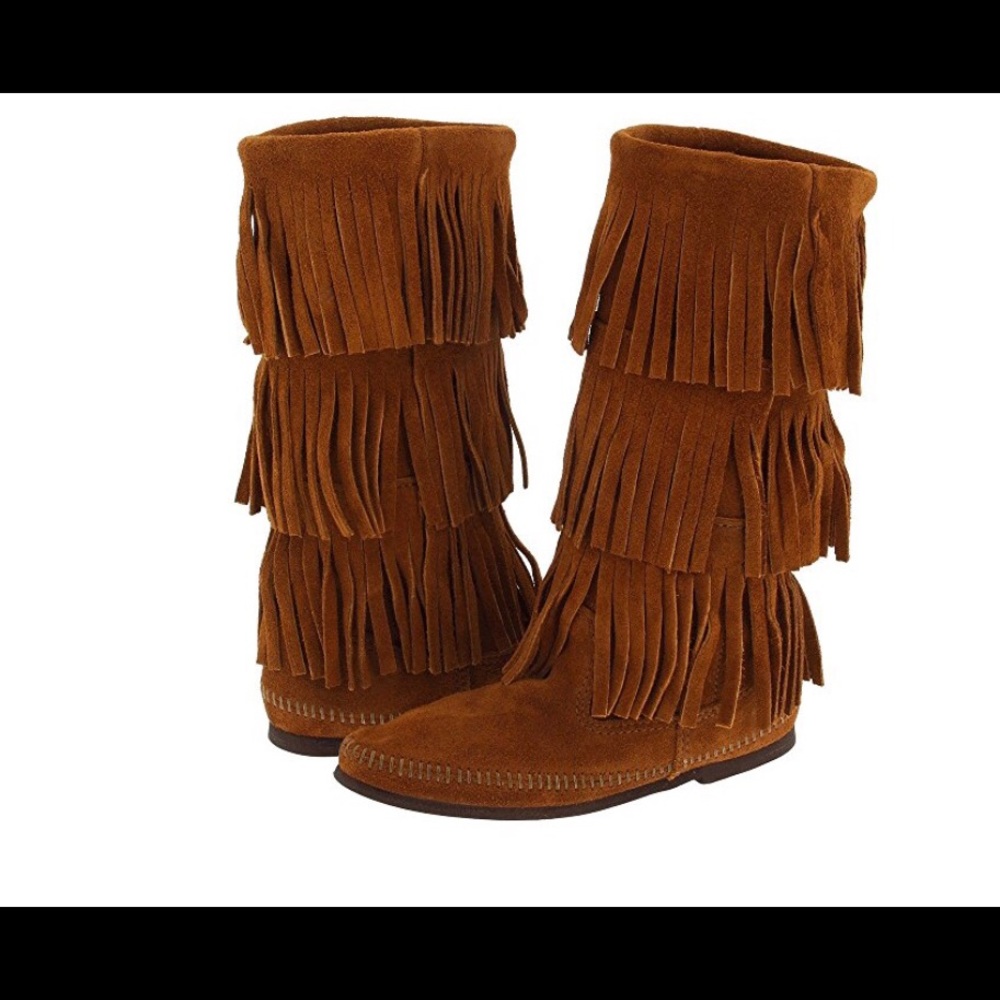 Minnetonka Calf Hi3 layer fringe boot